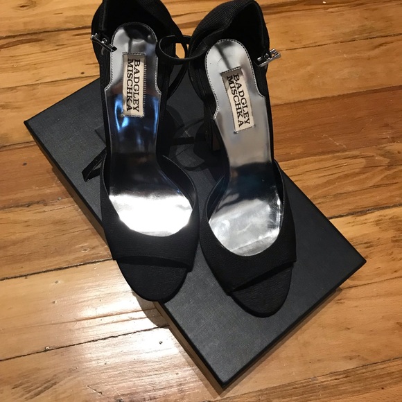 Badgley Mischka black  sandals  w diamonds  heels - Picture 5 of 5